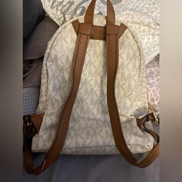 MK michael kors RHEA studded fullsize backpack cream,white tan leather gold guc - Picture 14 of 14